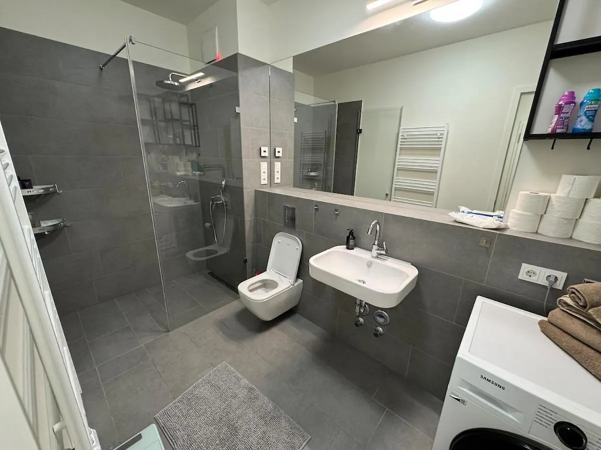 Berlin Apartment Genthiner 3